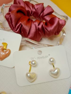 Combo of 3 set 2 earrings & scrunchies