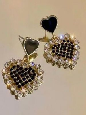 Dazzing Black Heart Earrings