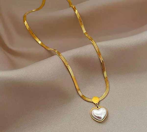 WhatsApp Image 2025-03-20 at 18.16.04(1) Pearl Heart Snake Chain Necklace