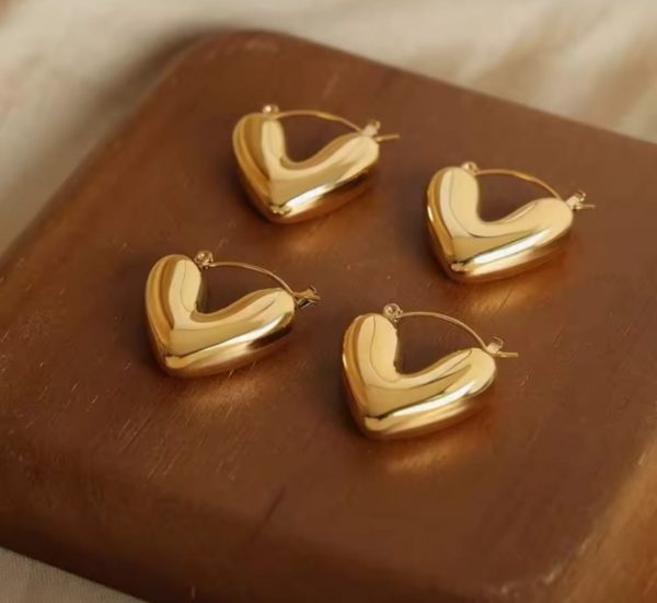 Dainty Heart Earrings