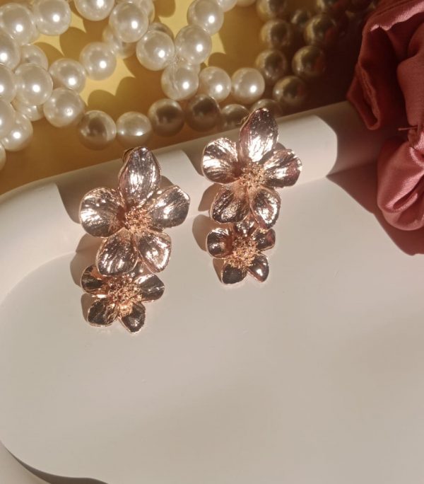 Stillness Flower Earrings ( 3 Different Colour)