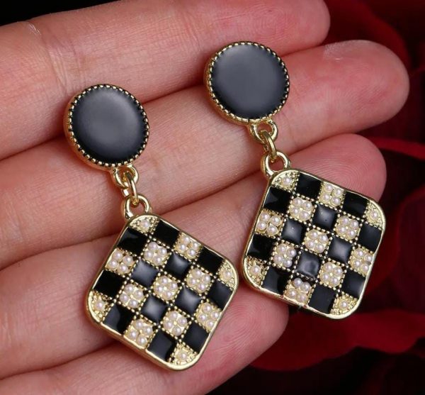 Geometric Checkerboad PearlsEnamel