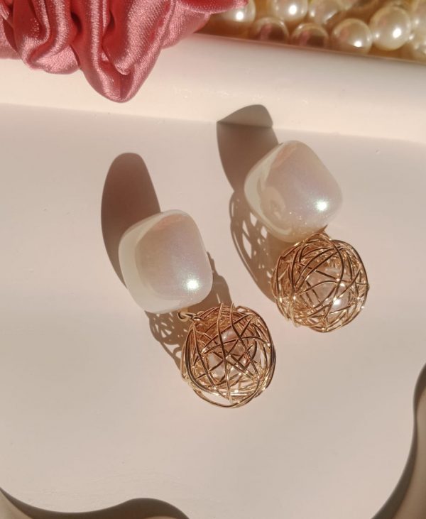 heart-shaped drop earrings gold-toned